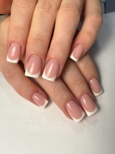 Glossy-Nude-Nail