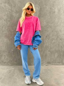 Pink Outfit Ideas, Pink Graphic Tee and Simple Bottoms