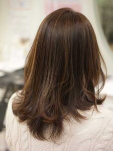 Face-Framing-Layers-Medium-Haircut