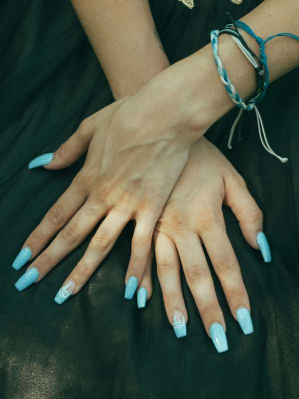 Pastel-Blue-Nails