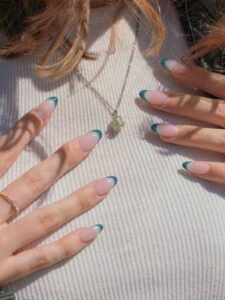 green nail
